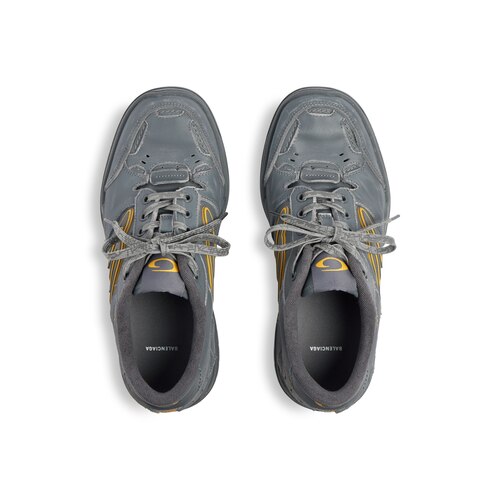 햄튼스 원-아웃 스니커즈