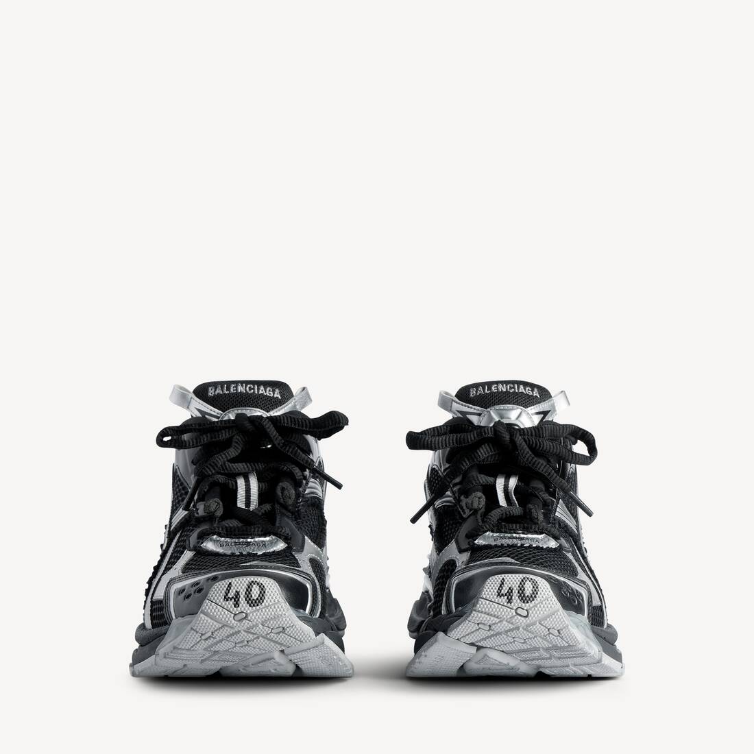 Men's Runner Sneaker in Black/silver