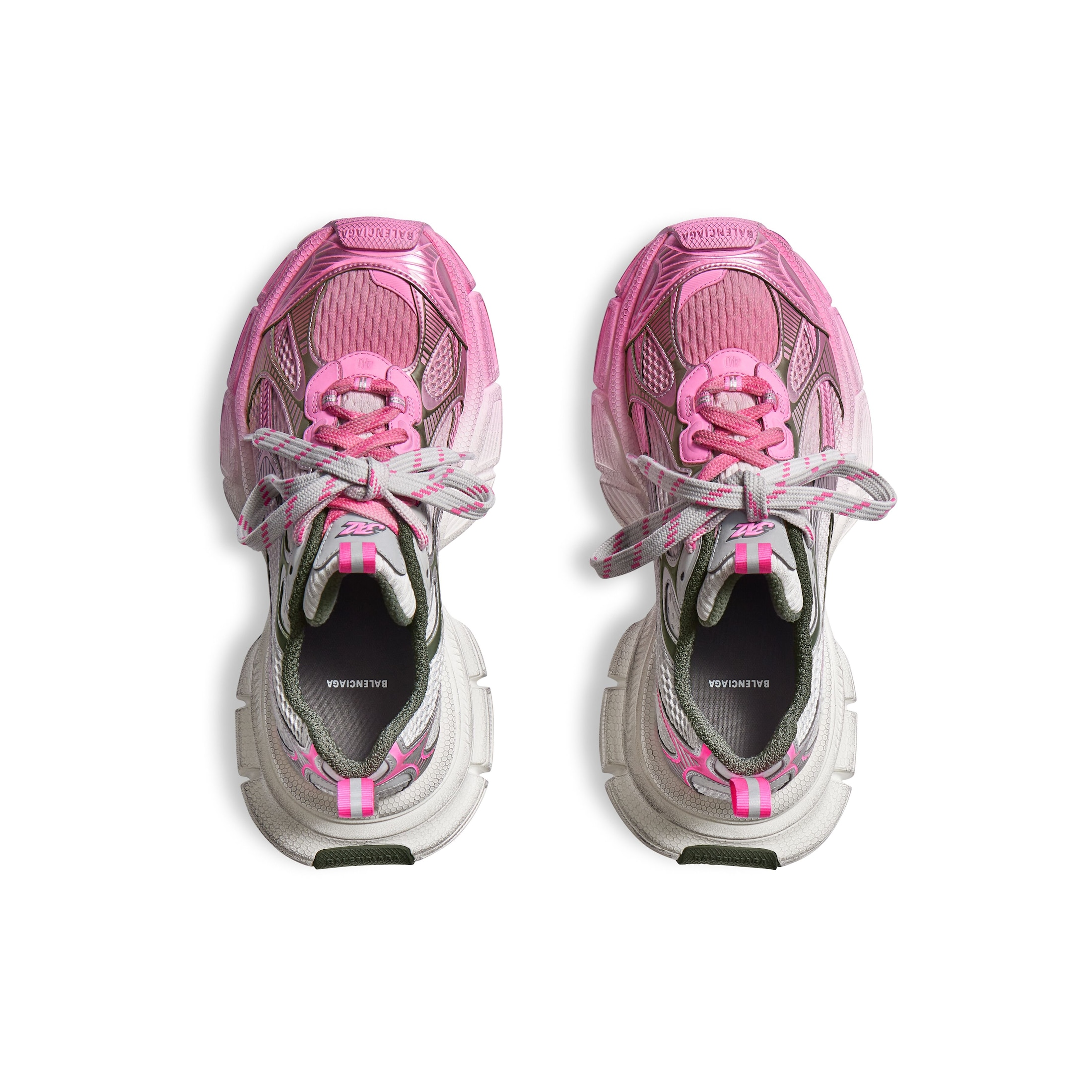 3xl toe spray sneaker