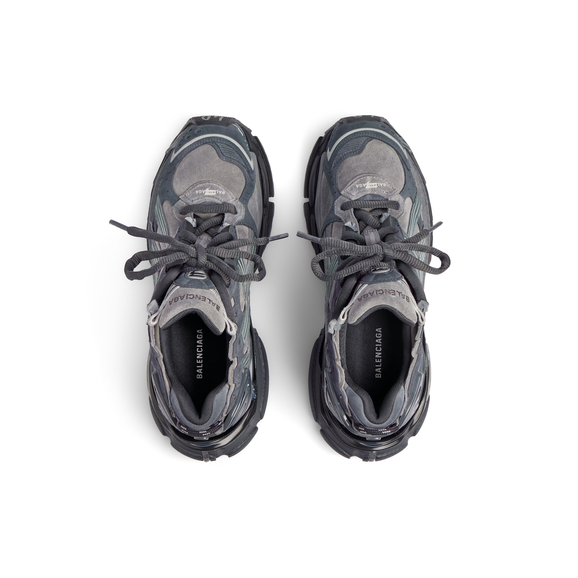 runner sneaker