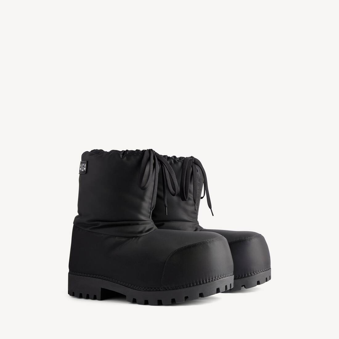 Women's Alaska Low Boot in Black