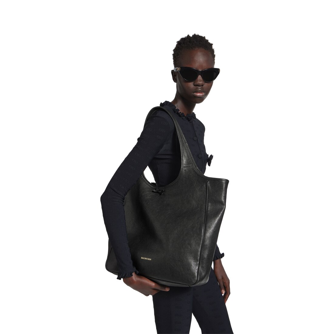 Women's Laundrette Tote Bag Medium in Black